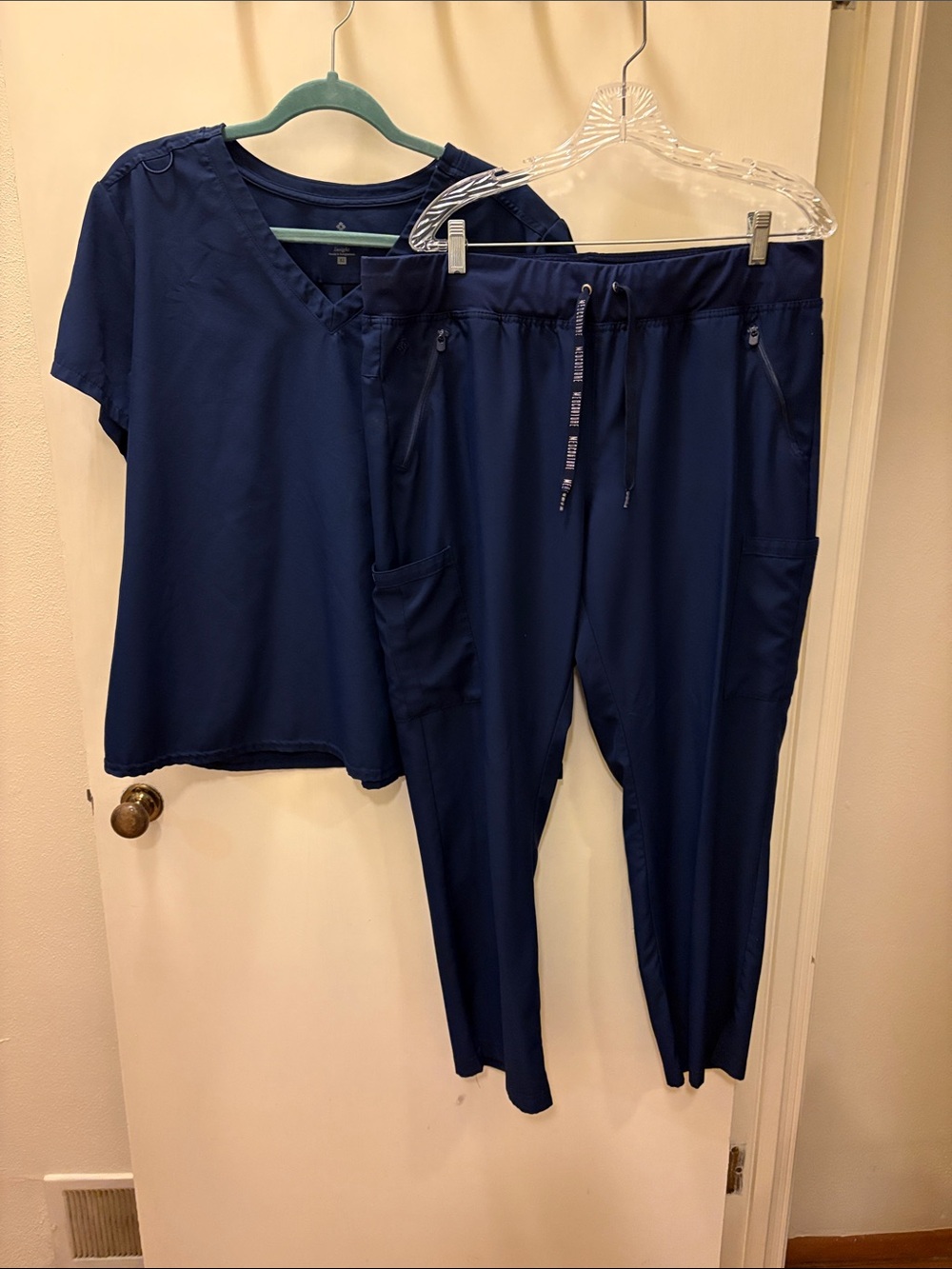 Navy Women's Scrub Top & Pants (petite) - Med Couture Insight